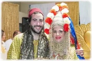 כלה וחתן תימניים בלבוש מסורתי. צולם על ידי צלם מגנטים לחינה. תחת קטגוריית צלם לחינה במגנטסטאר צילום אירועים